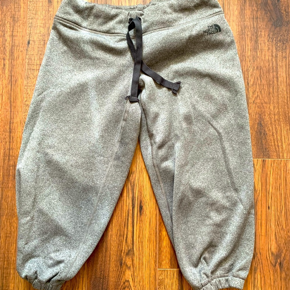 North face crop pants